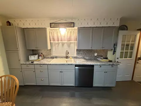 Kitchen - 44 New York St, Millinocket, ME 04462 photo 2 of 2