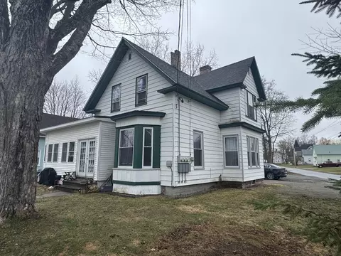 135 Cross St, Pittsfield, ME 04967