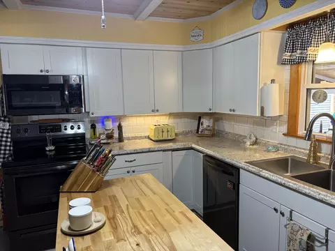 Kitchen - 18 Winter St, Millinocket, ME 04462 photo 2 of 5