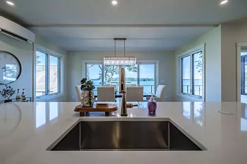 Kitchen - 70 Maquoit Dr, Freeport, ME 04032 photo 4 of 4