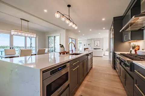 Kitchen - 70 Maquoit Dr, Freeport, ME 04032 photo 3 of 4