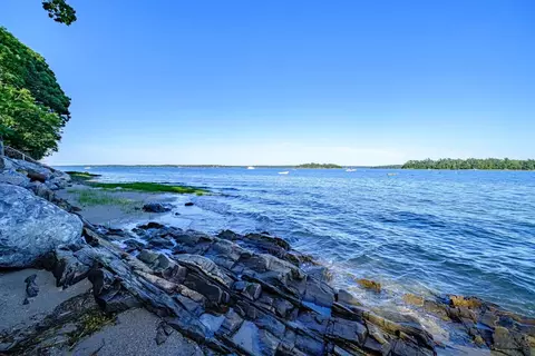 View/Area - 70 Maquoit Dr, Freeport, ME 04032 photo 3 of 7