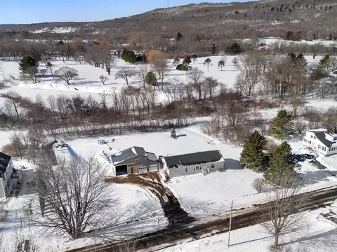 24 Lake View Ter, Rockland, ME 04841