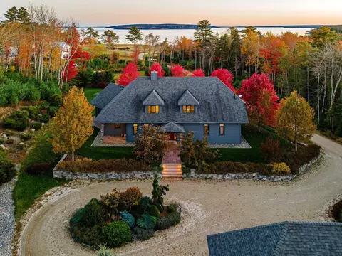 31 Windswept Ln, Blue Hill, ME 04614