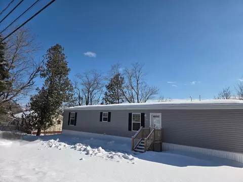 39 Smart Rd, Belfast, ME 04915