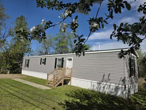 39 Smart Rd, Belfast, ME 04915