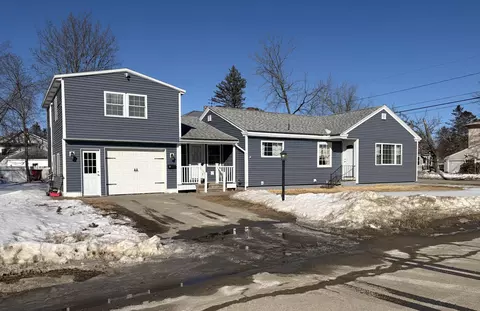 8 St John St, Winslow, ME 04901