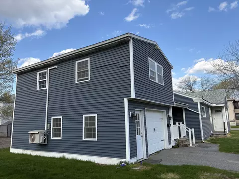 8 St John St, Winslow, ME 04901