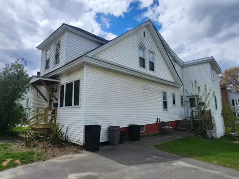 63 Summer St, Waterville, ME 04901