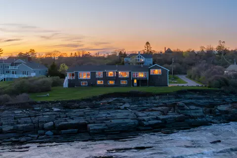 10 Sunny Bank Rd, Cape Elizabeth, ME 04107