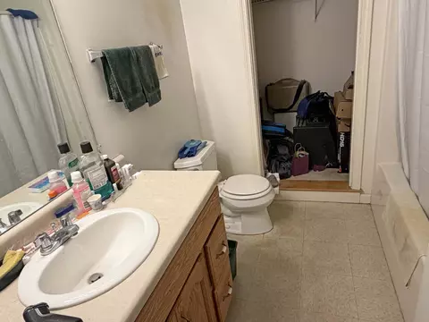 Bath - 62 Spring St, Ellsworth, ME 04605 photo 1 of 5