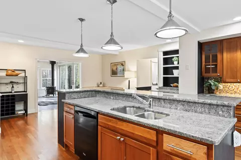 Kitchen - 22 Adams Ln, Ogunquit, ME 03907 photo 3 of 6