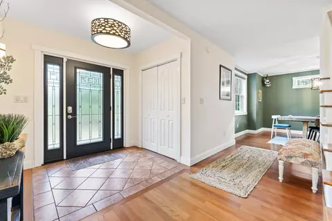 Entry Way - 22 Adams Ln, Ogunquit, ME 03907 photo 2 of 10