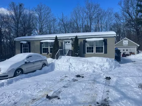 8 Hemlock St, Lebanon, ME 04027