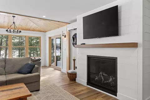 Living - 90 Macomber Rd, Readfield, ME 04355 photo 3 of 7