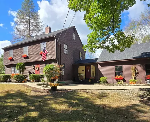 316 Pond Rd, Wayne, ME 04284
