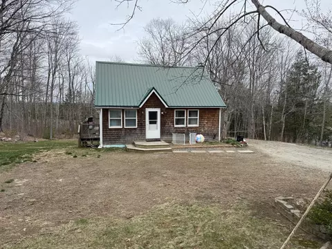 29 Woodland Rd, Ellsworth, ME 04605