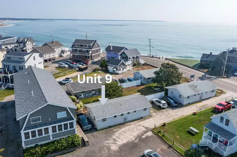 273 Webhannet Dr #9, Wells, ME 04090