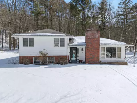 10 Butler Dr, Lewiston, ME 04240