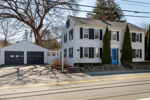 5 School St, Kennebunkport, ME 04046