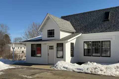 31-33 Booker St #4, Thomaston, ME 04861