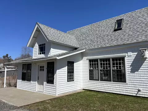31-33 Booker St #4, Thomaston, ME 04861
