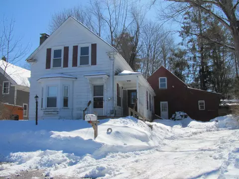 1 Hall St, Kennebunk, ME 04043