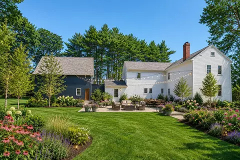 259 Falmouth Rd, Falmouth, ME 04105