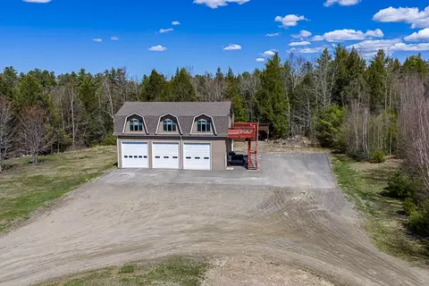 22 Hartshorn Rd, Morrill, ME 04952