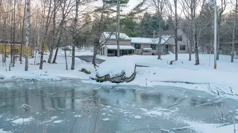 376 Main St, Wayne, ME 04284