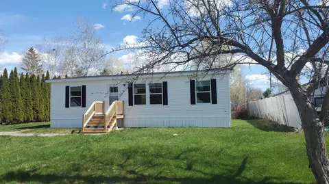 70 Shepherd Dr, Bangor, ME 04401