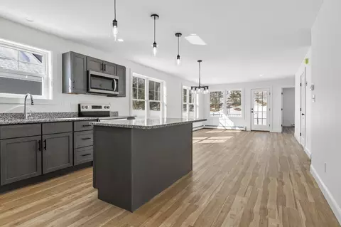 13 Feldspar Ln #7, Cumberland, ME 04021
