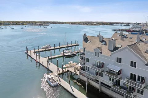 309 Chandlers Wharf #309, Portland, ME 04101