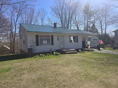 124 Broadway St, Baileyville, ME 04694