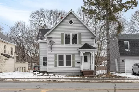 488 Main St, Old Town, ME 04468
