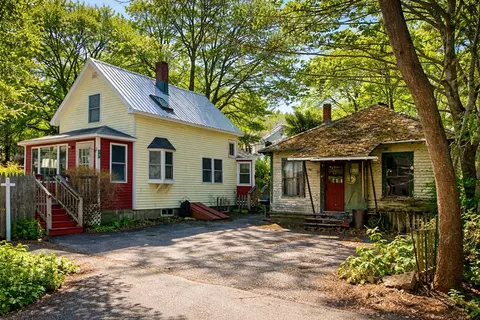 17 Bowles Ave, Bar Harbor, ME 04609