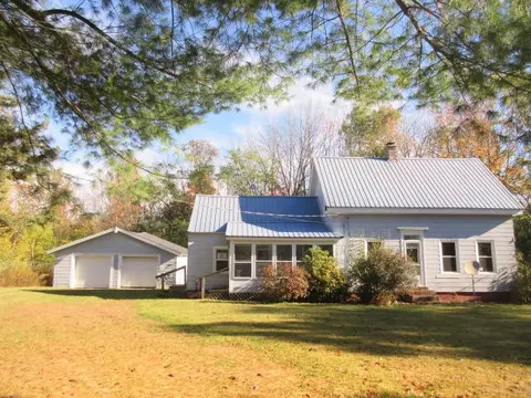 1555 Union St, Bangor, ME 04401