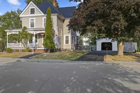 51 Maple St, Madison, ME 04950