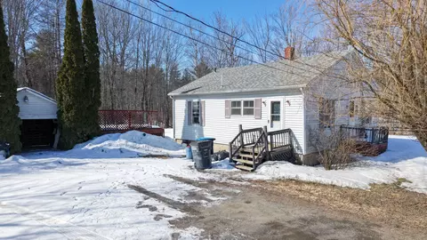 223 Coldbrook Rd, Hampden, ME 04444