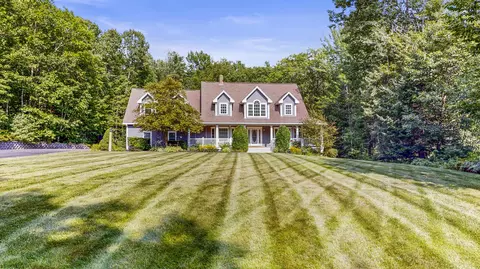 59 Waters Edge Dr, Lewiston, ME 04240