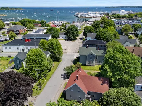 30 32 Granite St, Rockland, ME 04841