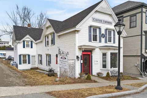 15 Main St, Castine, ME 04421
