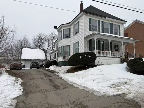 28 Kelsey St, Waterville, ME 04901