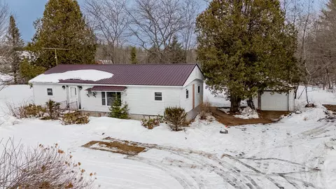 583 Higgins Rd, Pittsfield, ME 04967