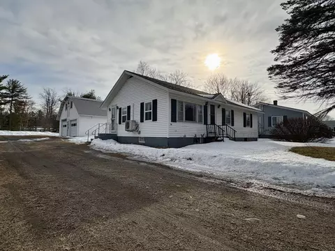 16 Lagrange Rd, Howland, ME 04448