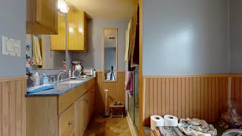 Bath - 12 Kossuth St, Biddeford, ME 04005 photo 3 of 4