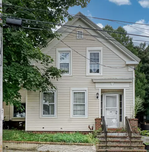 12 Kossuth St, Biddeford, ME 04005