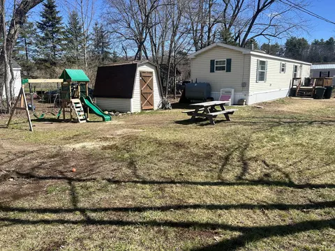 4 Gilbert St, Livermore Falls, ME 04254