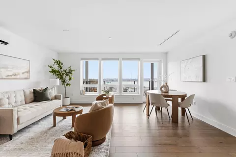 218 Washington Ave #102, Portland, ME 04101