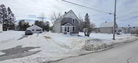 14 Pleasant St, Presque Isle, ME 04769